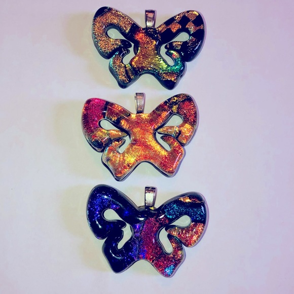 ACRYLIC MULTI COLOR BUTTERFLY CHARMS -SET OF 3 - Picture 1 of 4